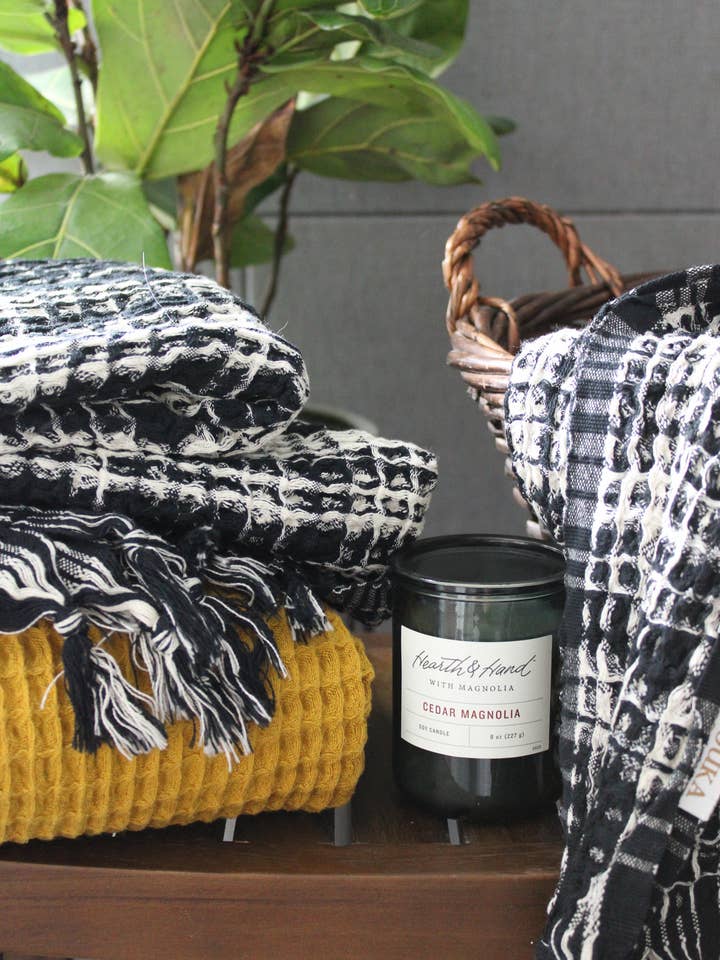 The Newton Towel - Monochrome Waffle for wholesale by LOUKA GOLD USA