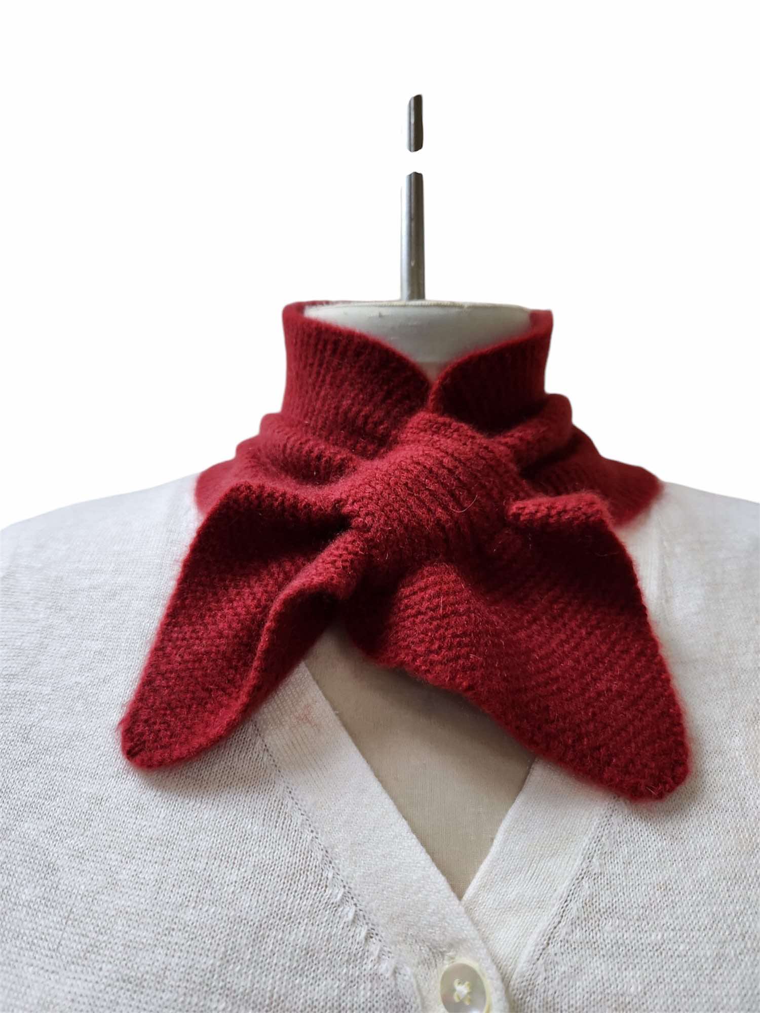 Kairon Trading UK Limited - Wholesale Scarf - Unisex - 100% Cashmere Keyhole Scarf, In Dark Red