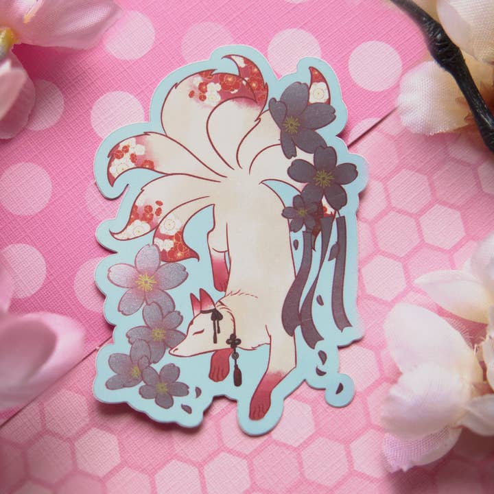 Meg-chan Doodles - Vente Autocollant - Autocollant Kitsune | Yokai japonais | Autocollant métallisé1