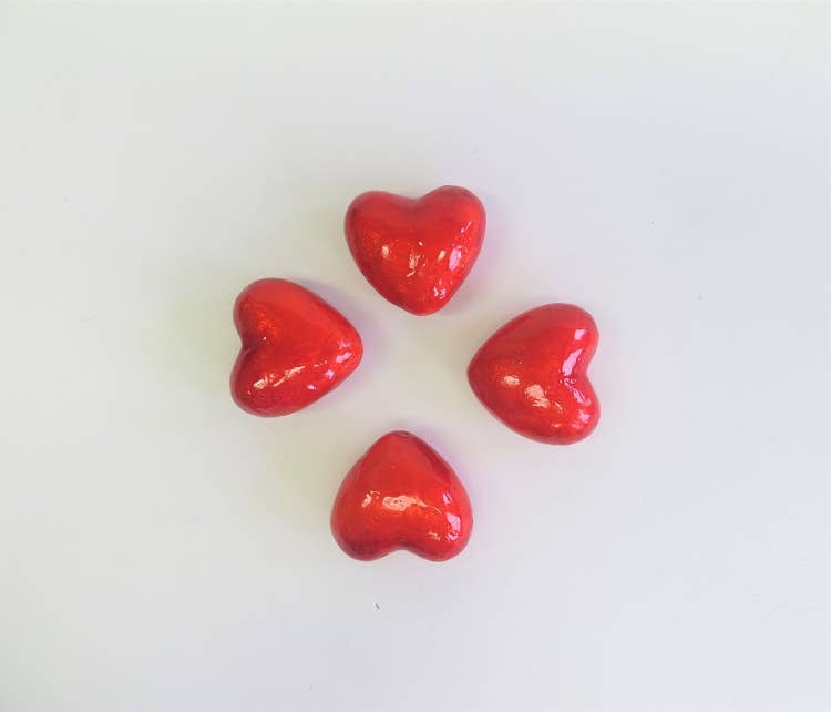Dekorasyon Gifts Decor - Wholesale Decorative Tabletop Object - 2" Capiz Heart (Red)