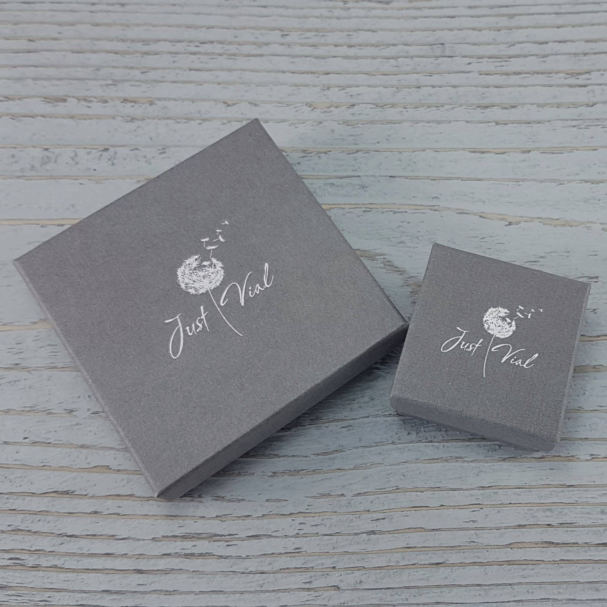 Just Vial - Venta al por mayor Collares con colgantes/abalorios - Colgante sencillo y moderno en forma de círculo para urna de cenizas, acero inoxidable bañado en plata - Just Vial5