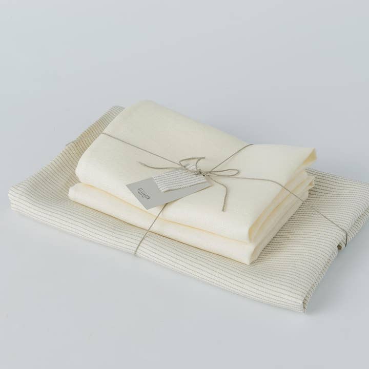 Corredor de cânhamo listrado com guardanapos brancos por atacado de Stilleben di Baschieri Elena & c Sas