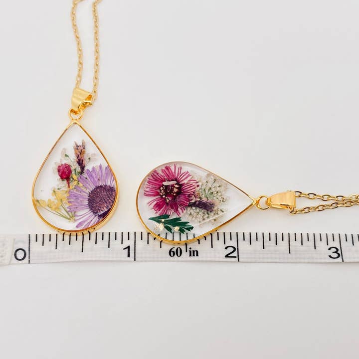 Mio Queena - Wholesale Pendant/Charm Necklace - Genuine Pressed Dried Flower Floral Charm Necklace - PDF
