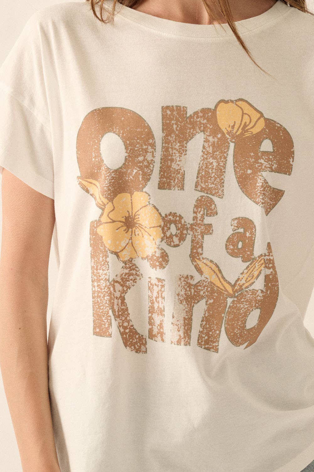 Elfenben En av ett slag Vintage-Print Graphic Tee för wholesale på Faire1