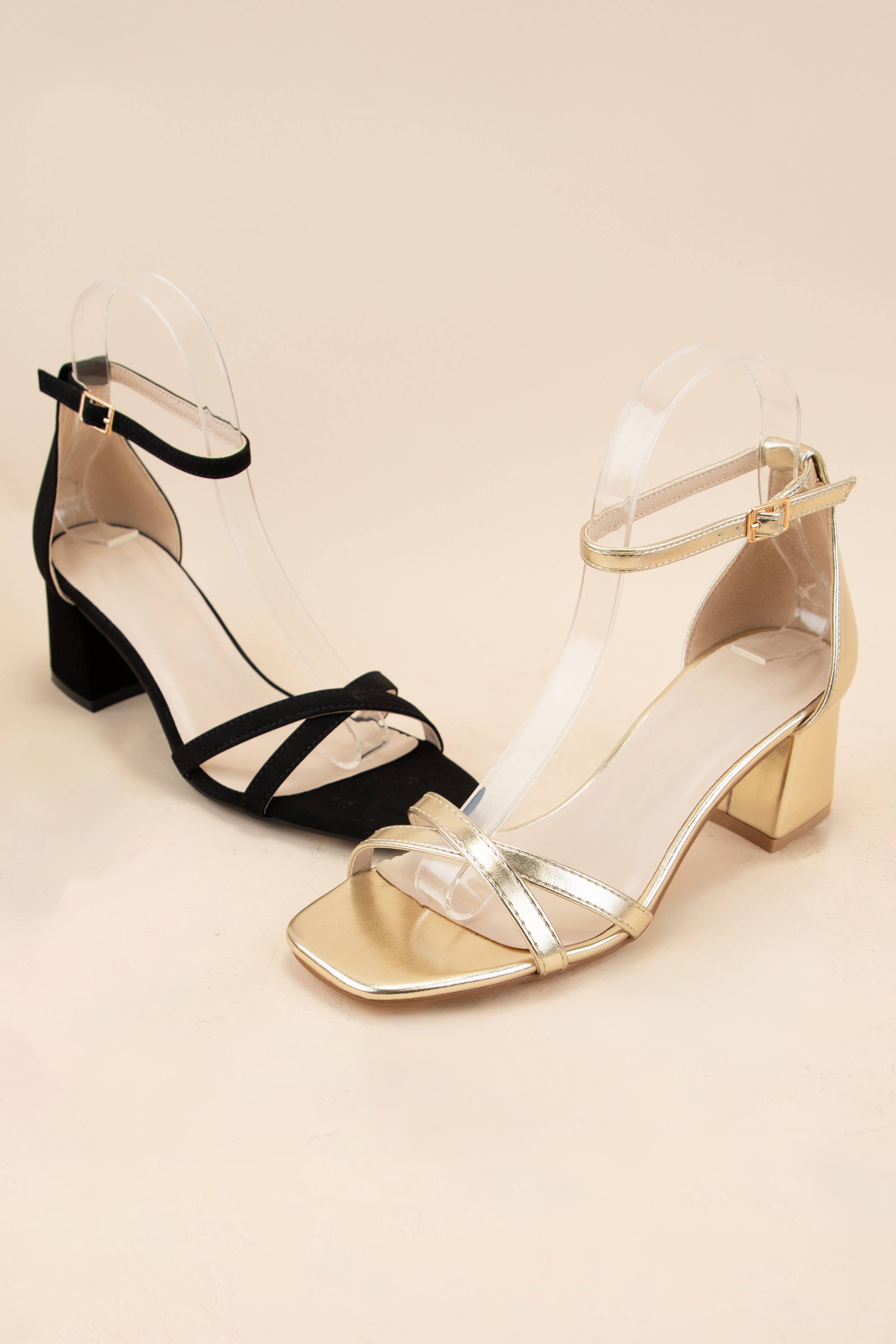 CCOCCI - Wholesale Lage hakschoenen - Dames - EDNA-1 SANDAAL MET VIERKANTE NEUS EN ENKELBANDJE EN BLOKHAK13