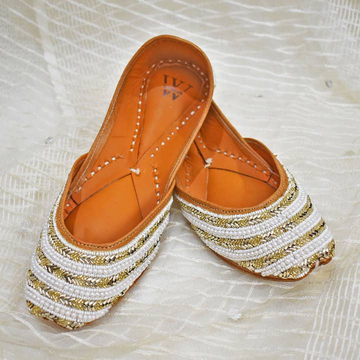 Raahi Global - Wholesale Flats – Women’s - Leather White Embellished Balle Indian Jutti Flats6