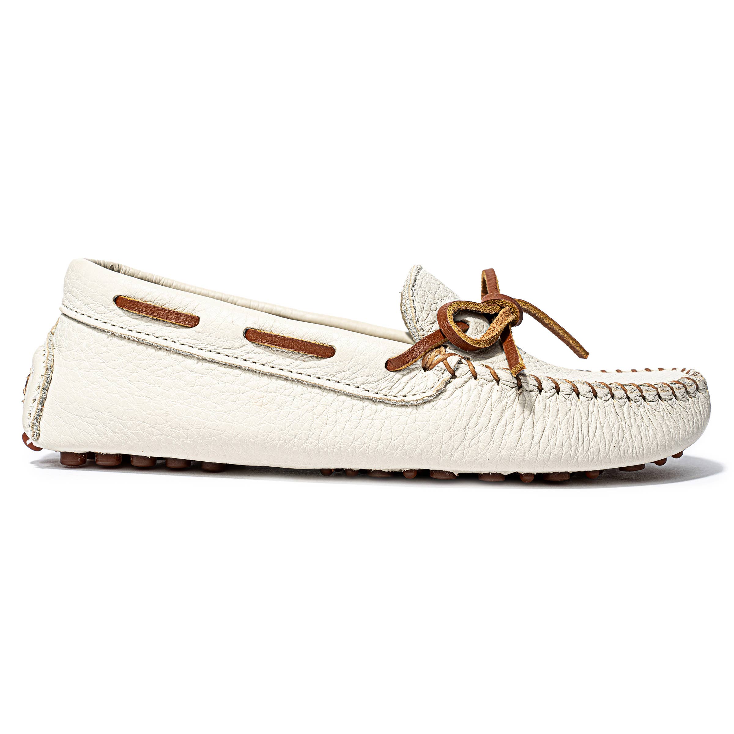 Minnetonka - Wholesale Loafers - Women's - Women's Classic Leather Driver Moccasin Loafer8