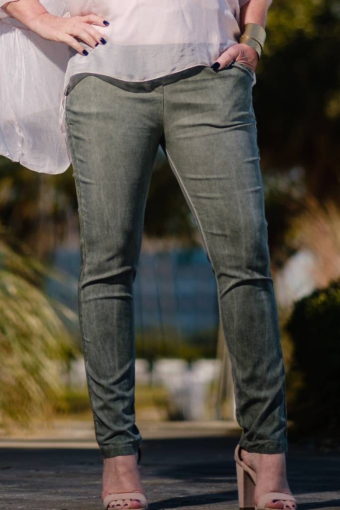 TINA Stephens Italy/Tees By Tina - Vendita all'ingrosso Pantalone - Donna - Pantaloni da smoking a righe in raso Kendyl (PL136)23