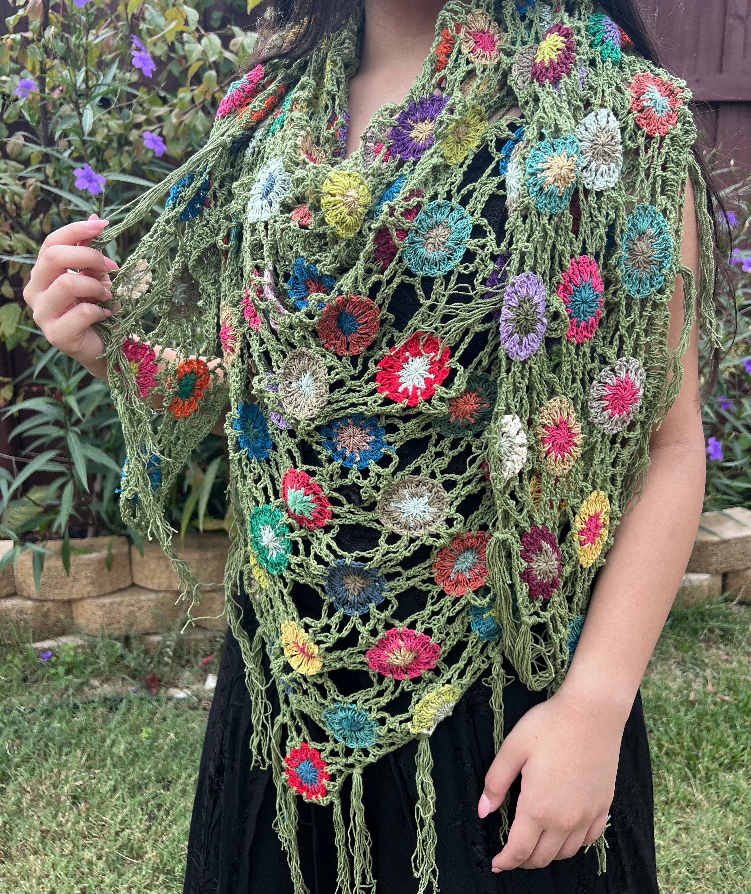 PuzzleStack - Vendita all'ingrosso Stola - Donna - Scialle a Rete all'Uncinetto Fiori di Campo2