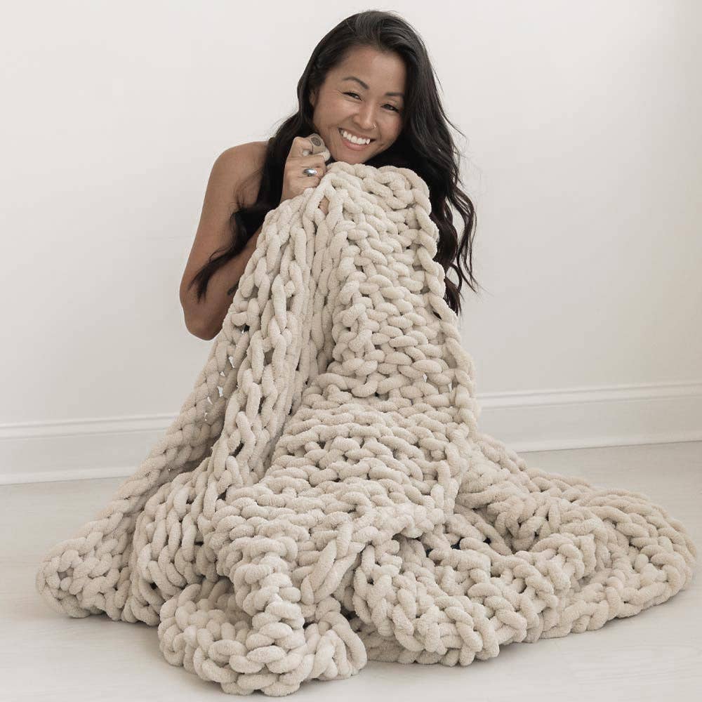 BIG LOViE - Wholesale Throw Blanket - Infinite Chunky Knit Blanket | Minky | Big9