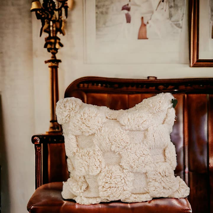 Berberwoolrug - Wholesale Throw Pillow Cover - Handcrafted White Checkered Beni Ourain Wool Pillow Cover5