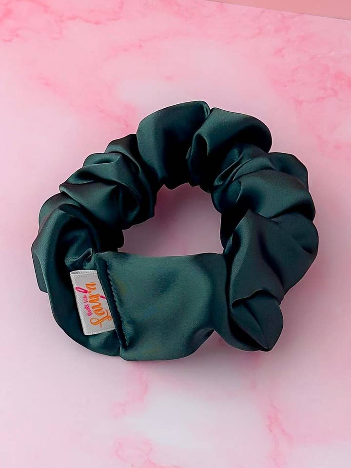 Flaska - Flaska Grön satin bred scrunchie för wholesale av ThatsSewLauraUk
