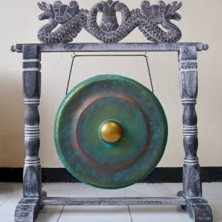 AWGifts Europe - Wholesale Meditation Supplies - Medium Gong in Stand - 35cm - Greenwash