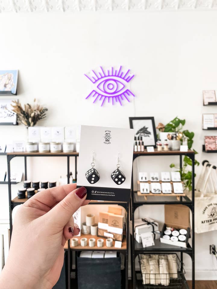 Black Dice - Orecchini per la vendita all'ingrosso da parte di After Hours Creative