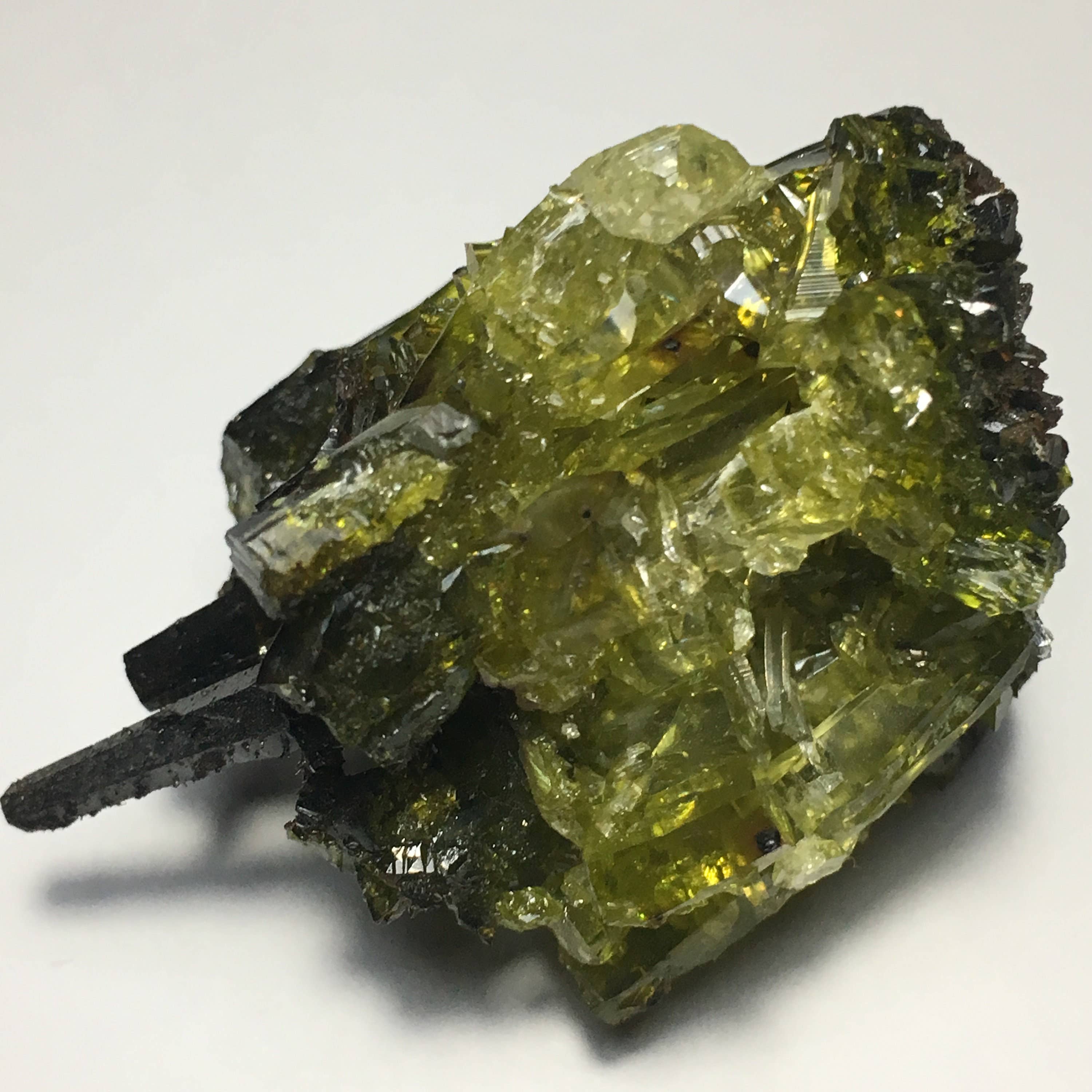 Wildheart Crystals - Wholesale Spiritual Stone/Crystal - BIG 64g Blacklight fluorescent Zincite Cluster5