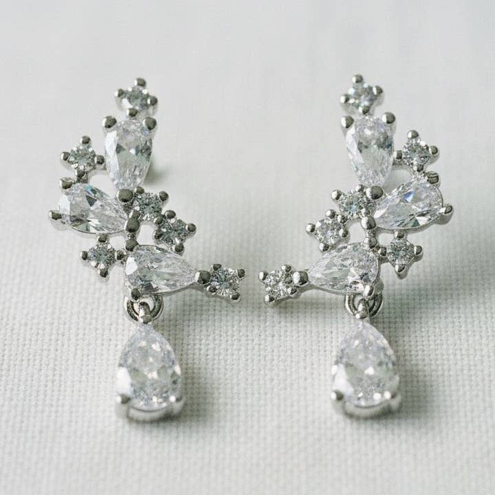 Ohrringe mit Edelstein und elegantem Blätterdesign für den Großhandel von Ellemadera