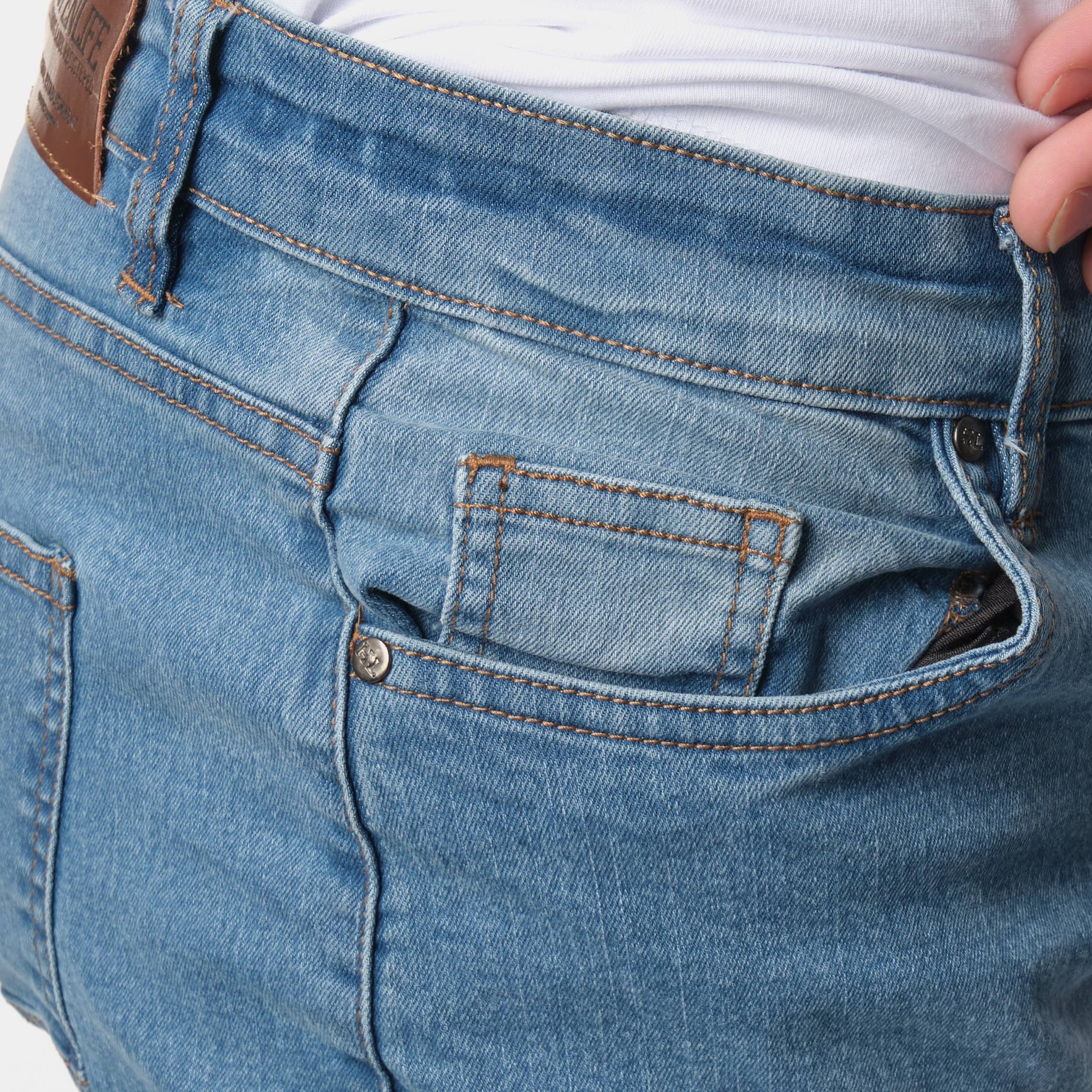 Men's plain blue 5-pocket jeans for wholesale on Faire3