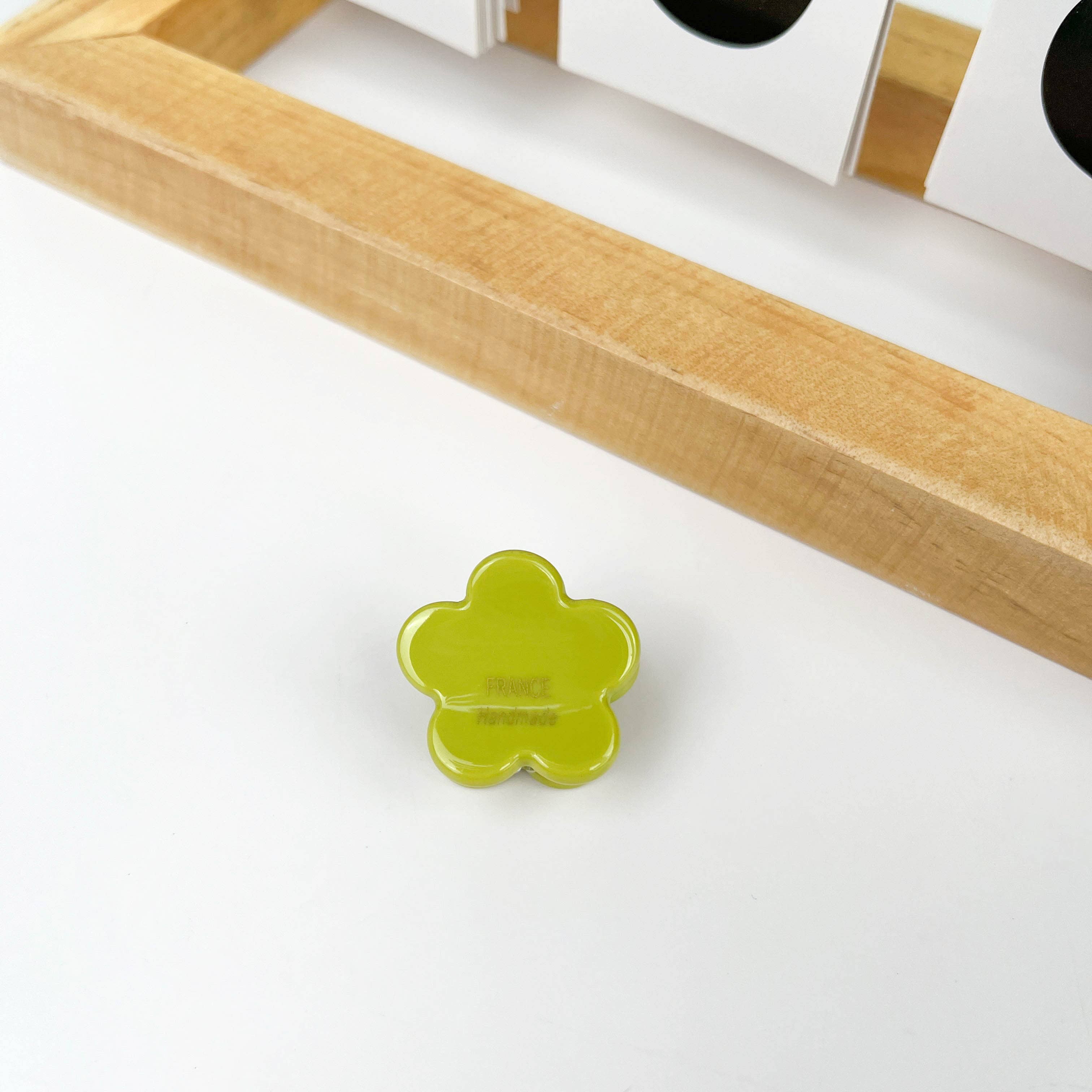 mildstyles - Wholesale Hair Clip - Women's - Mini Solid Flower Hair Claw Clip11