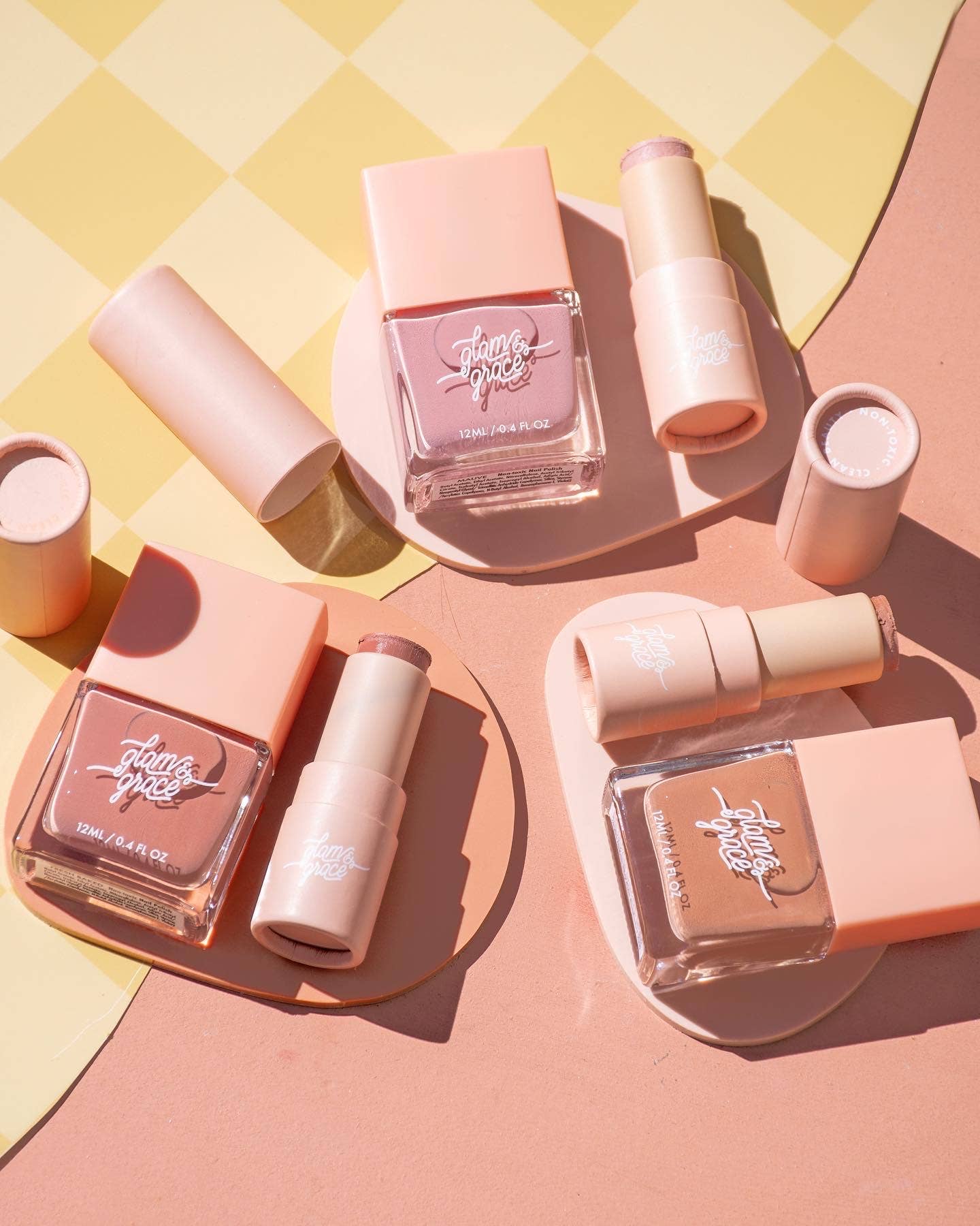 Glam & Grace - Vendita all'ingrosso Burro di cacao - Mega Color Balsamo Labbra - Mazzo di miele2