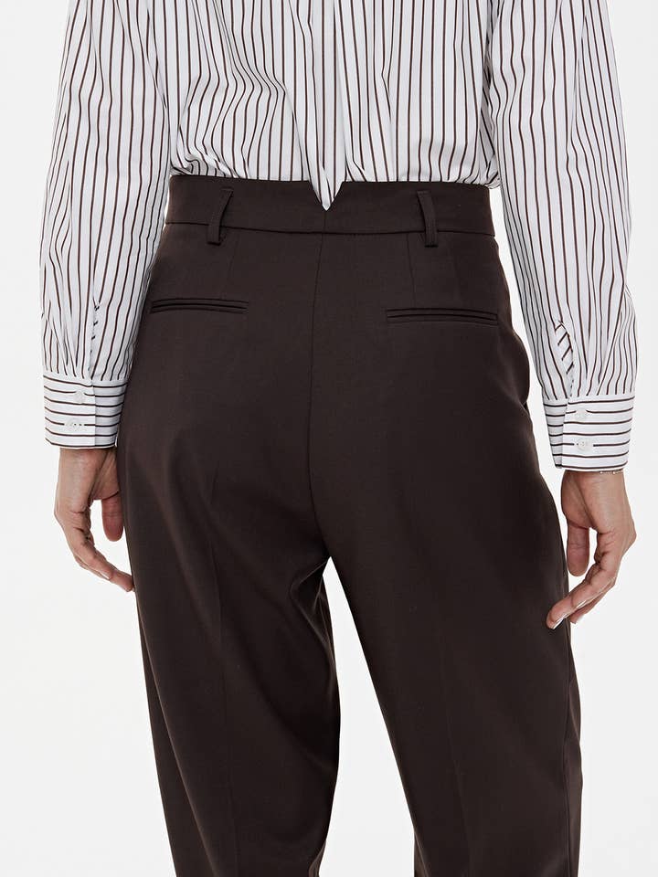 CAPSULE by Agnė Gilytė - Wholesale Pants - Women's - Trousers 'SEATTLE | relaxed straight-leg in chocolate brown5