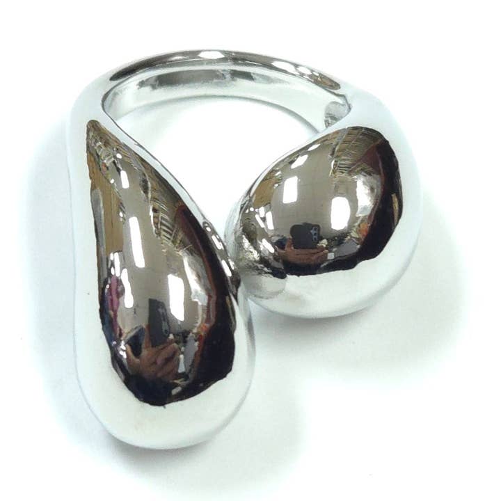 R0067 GR1318 BAGUE pour la vente par Greater Goods Imports & Wholesale