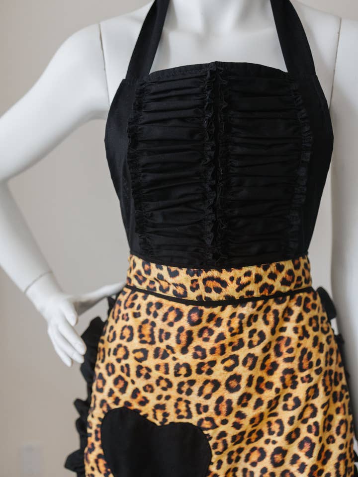 Chérie vintage en léopard pour la vente par Sugar baby Aprons