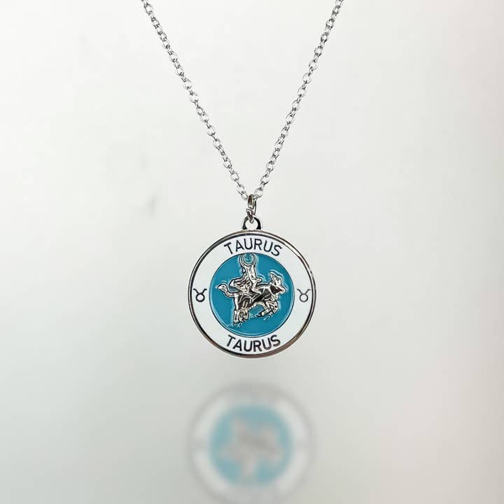 Pendente Esmalte Taurus em Prata de 1ª Lei por atacado de The Retrograde Shop