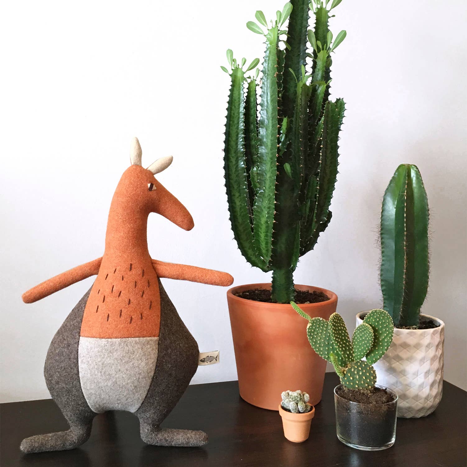 Carapau - Wholesale Decorative Tabletop Object - Joe, The Kangaroo1