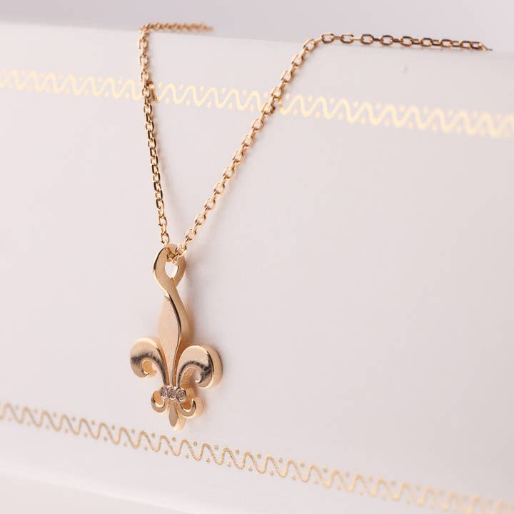 White Pétales d'Églantine Scented Jewelry Candle (Necklace) for wholesale on Faire2