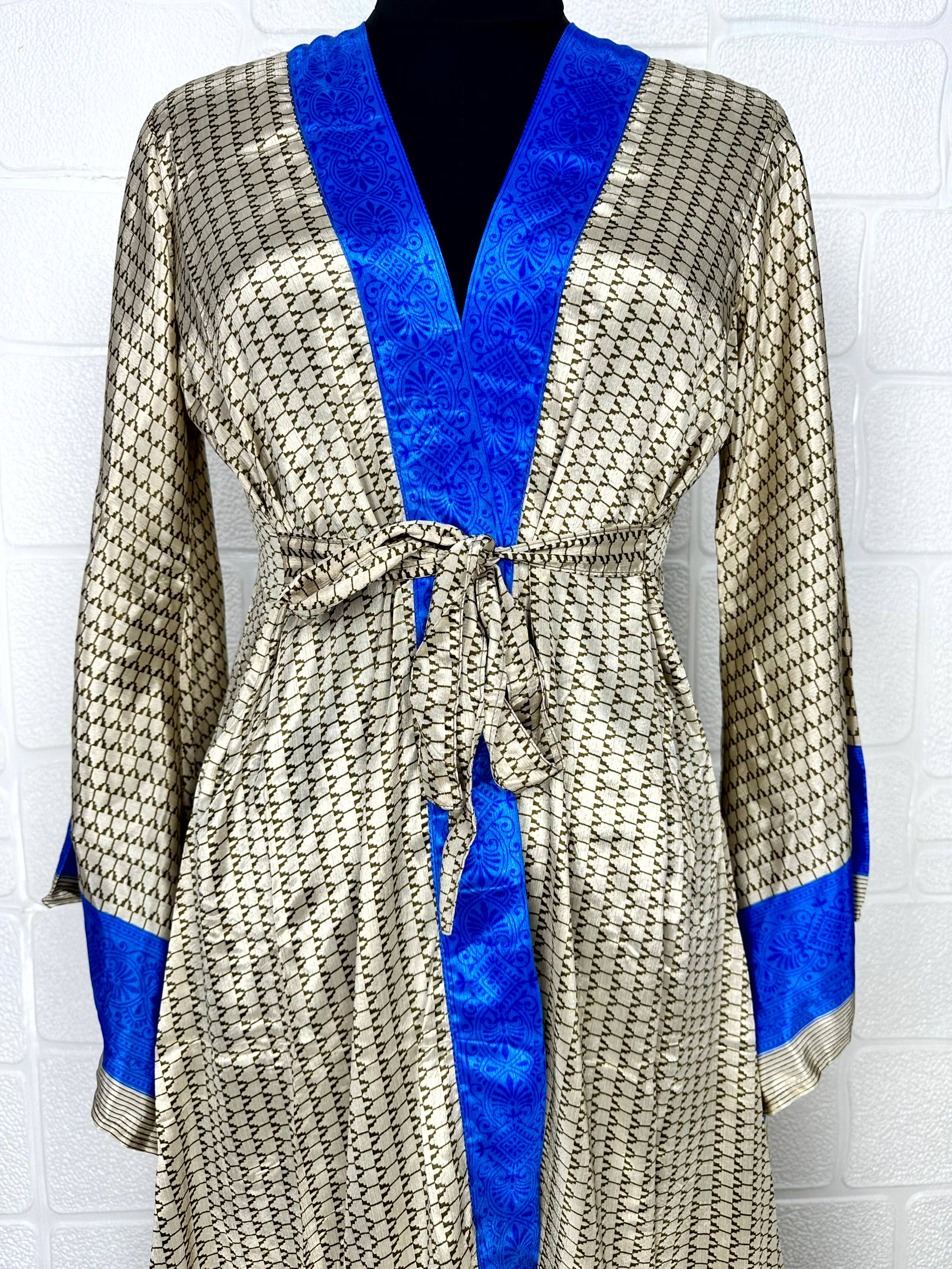 The Eastern Loom - Vente Kimono – femme - Peignoir kimono Mandeep en soie indienne Boho Recycle1