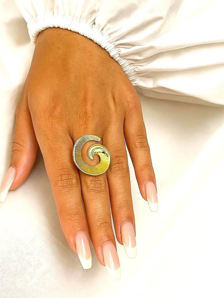 Verstellbarer Spiralfingerring für den Großhandel von Wild & Free