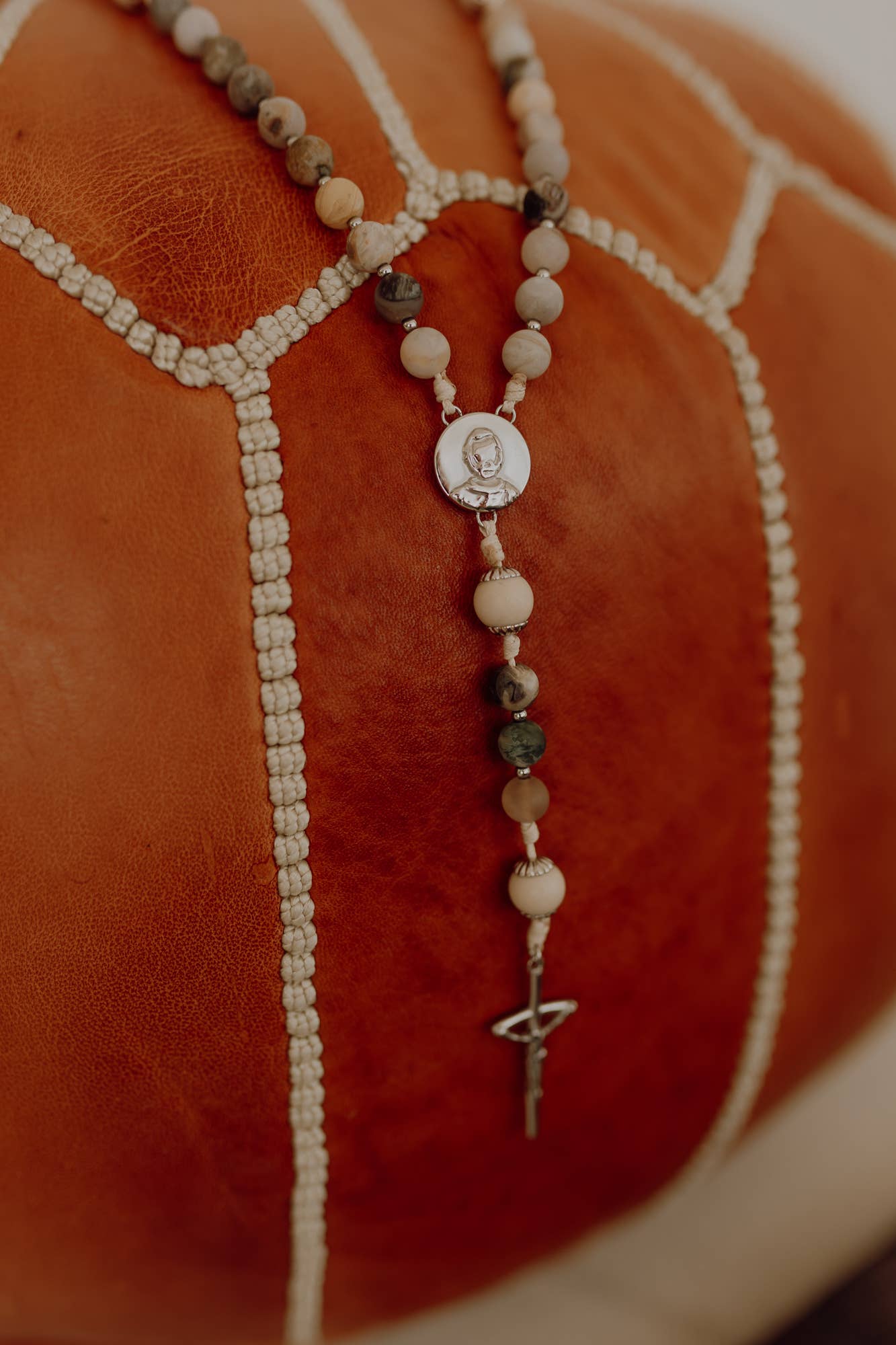 Abundantly Yours - Vente Collier de prière en perles - Rosaire de Saint-Joseph2