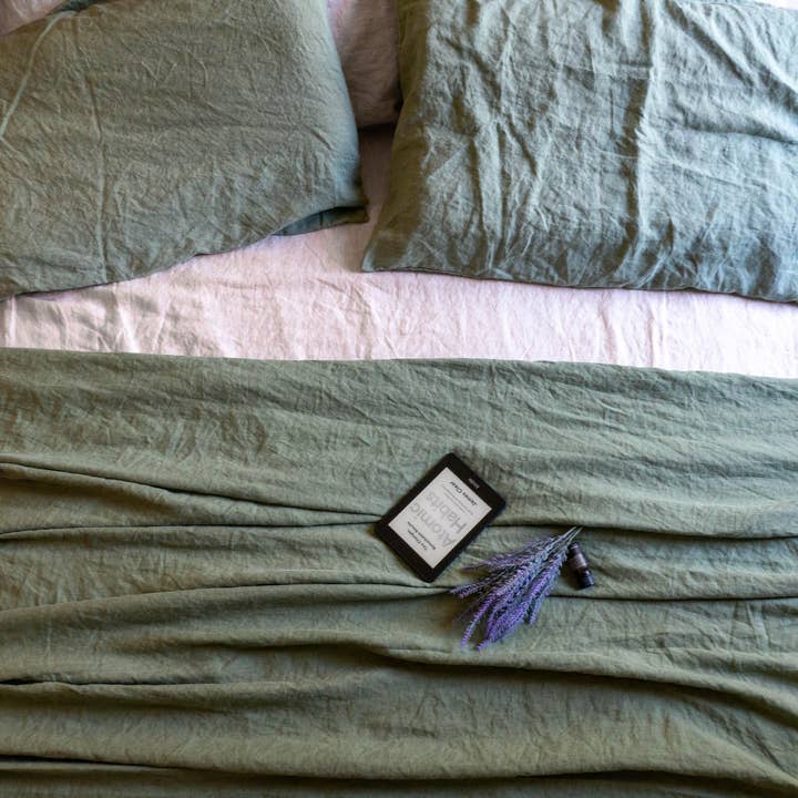 Q VITA - Wholesale Fitted sheets - 100% French Linen Fitted Sheet (6 color options)5