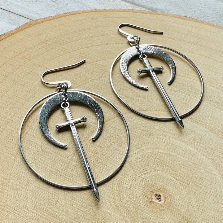 Dolk Svärd Goth Punk Häxiga Dinglande Örhängen för wholesale av Same Sunset Design