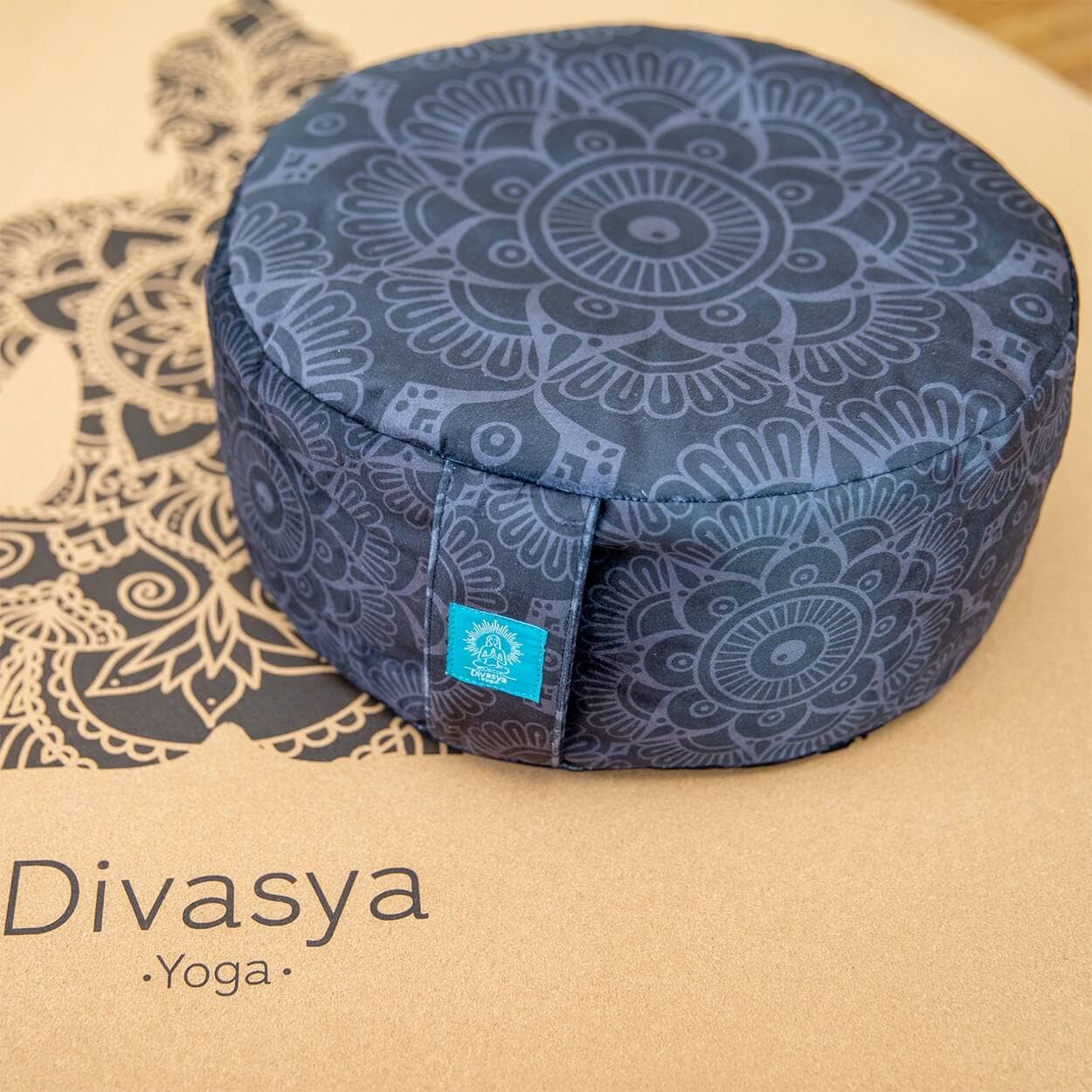 Divasya - Wholesale Meditation Supplies - Meditation cushion Mandala round 33 cm | Seat height 15 cm3