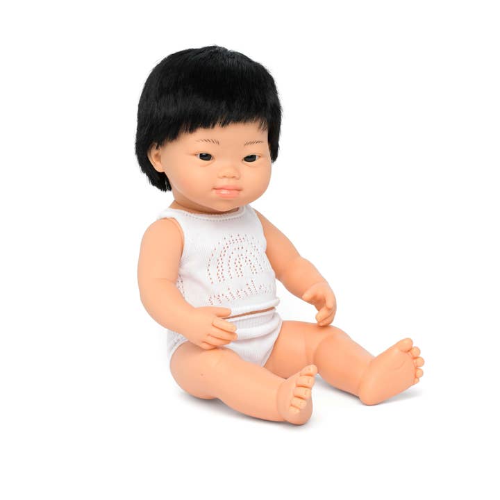Poupée asiatique garçon trisomique 15 pouces (boîte) pour la vente par Miniland Educational