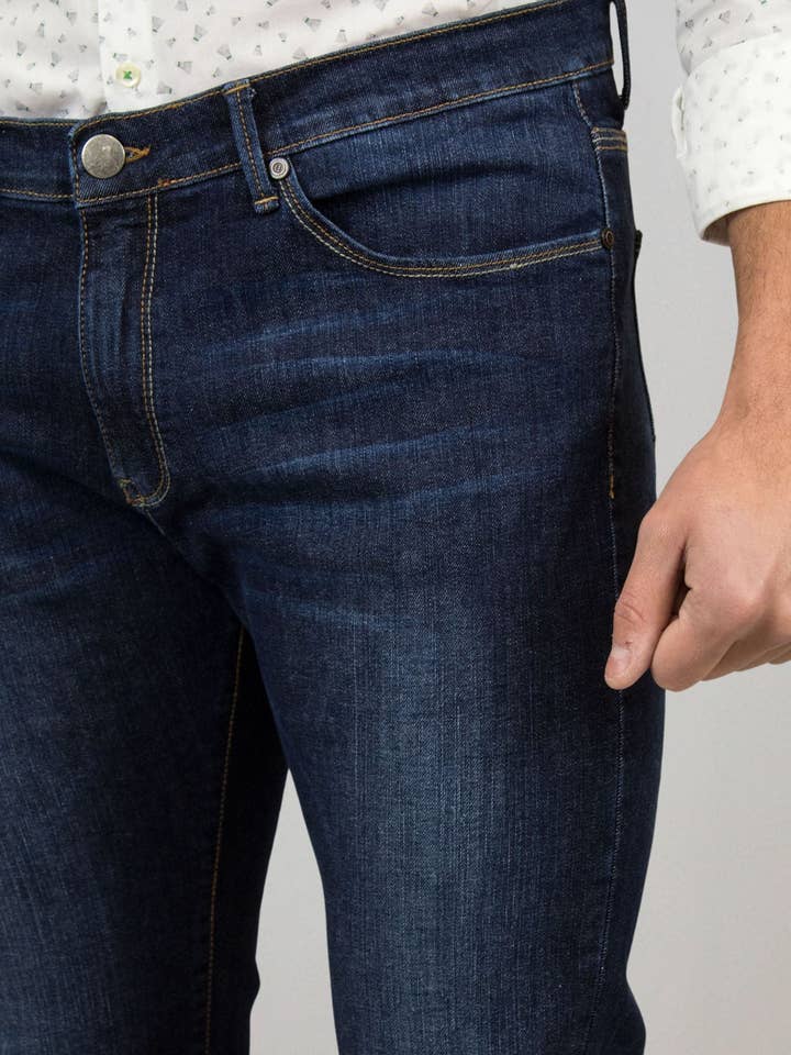 Men's medium denim jeans for wholesale by Patadegayo