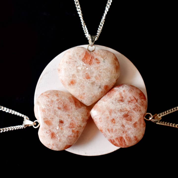 Soothing Crystals - Vente Colliers à pendentif - Pendentifs Cœur de Cristal | Pierre de Soleil | Bijoux en Pierres de Guérison2