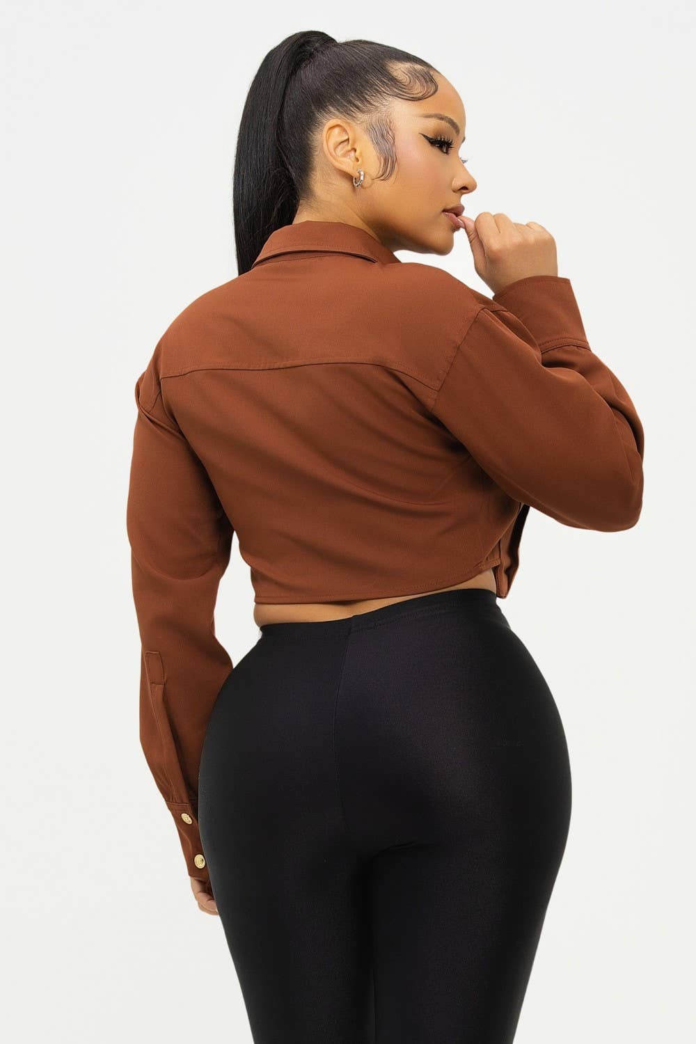 J2 FASHION – wholesale Buttoned-down shirt – Women's – Button Front Cropped Shirt3