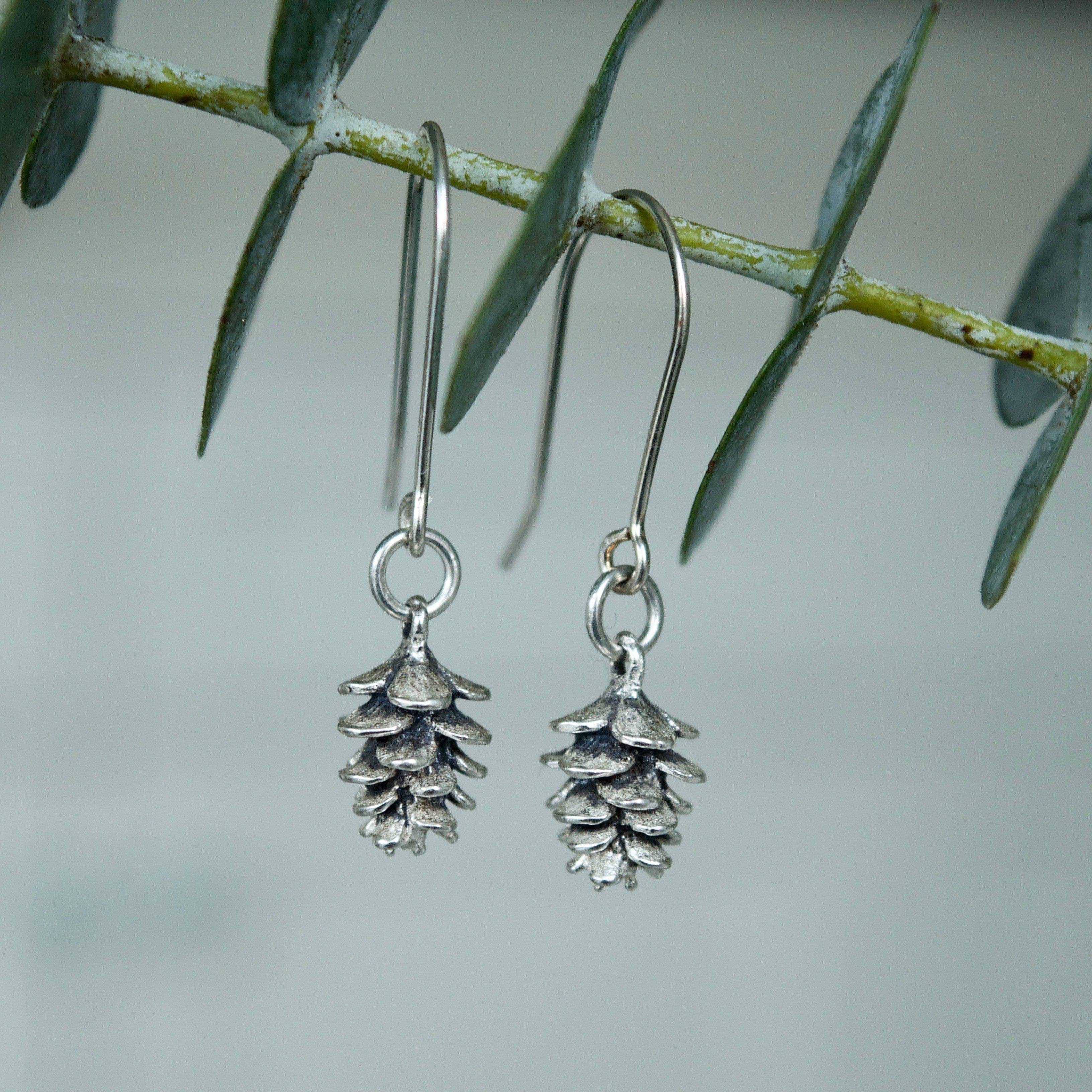Justine Brooks Design – wholesale Dangle earrings – Tiny Pine cone Earrings1