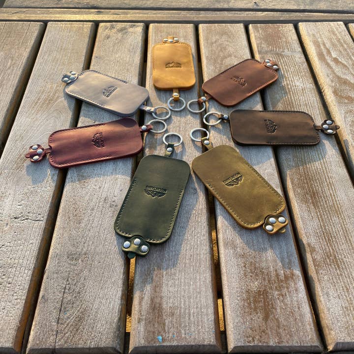 Mountains - Venta al por mayor Llavero - Unisex - Regalo de la suerte, llavero de colores, organizador de llaves de cuero genuino