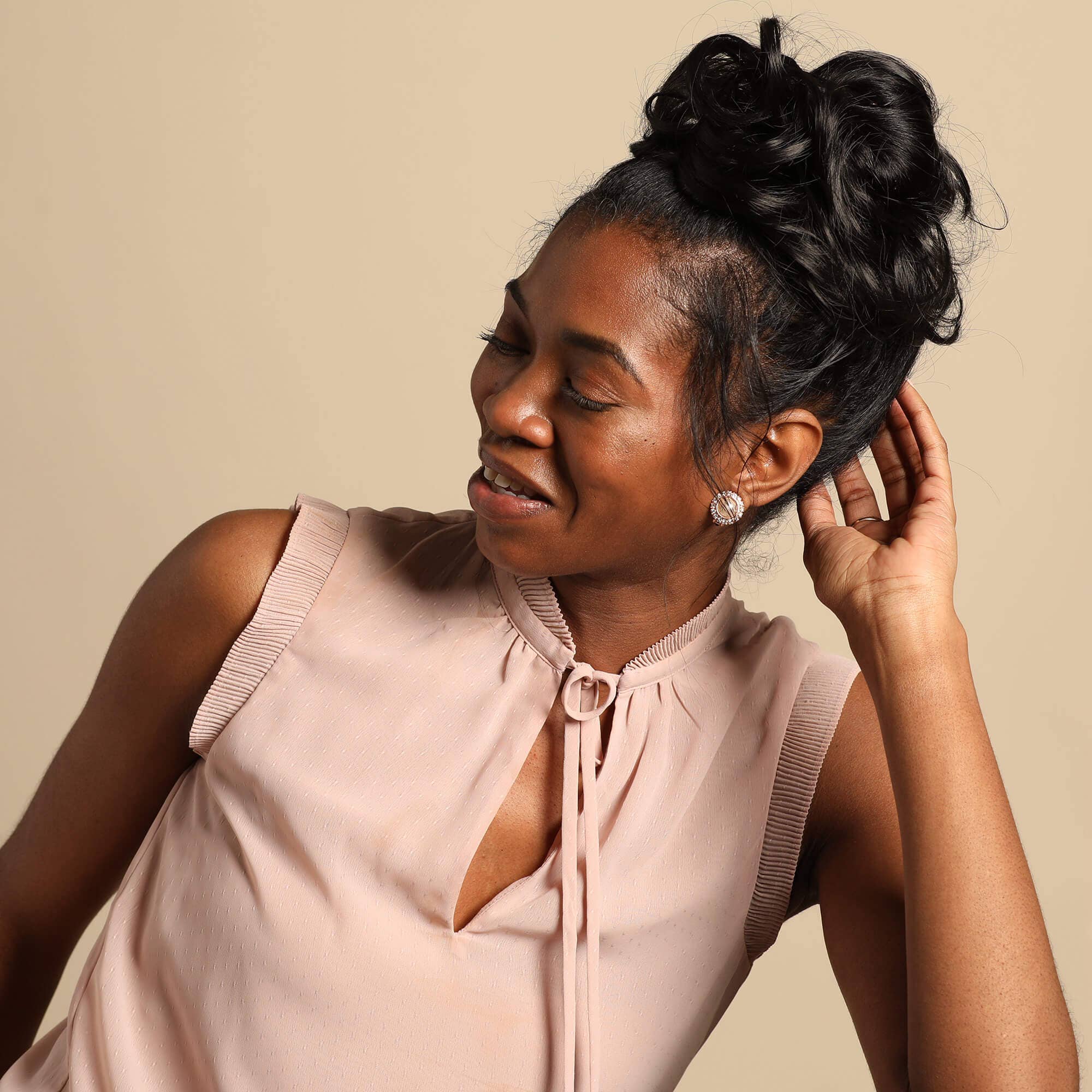 Madison Braids - Wholesale Haarelastiekje - Dames - Madison Braids paardenstaarthouder voor dames met top knoop19