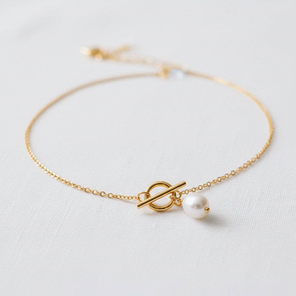 paperln - Wholesale Pendant/Charm Necklace - Refined Pearl Necklace with Delicate Drop Design1