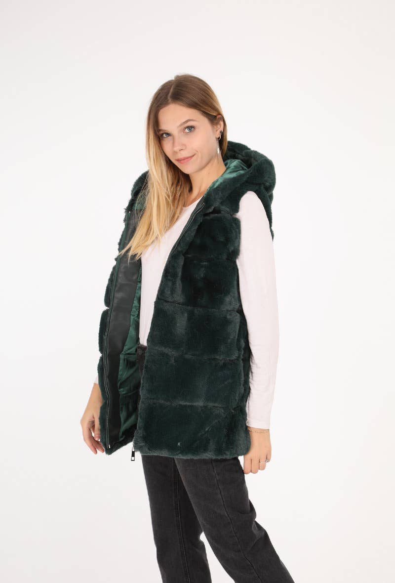 CHOKLATE PARIS – Großhandel Oberbekleidungsweste – Damen – Ärmellose Kunstpelzweste mit Kapuze - Y15612