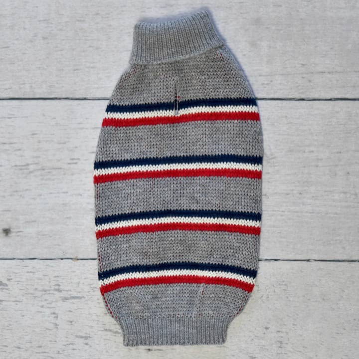 Grauer melierter Pullover mit Streifen für den Großhandel von Finnegan’s Standard Goods