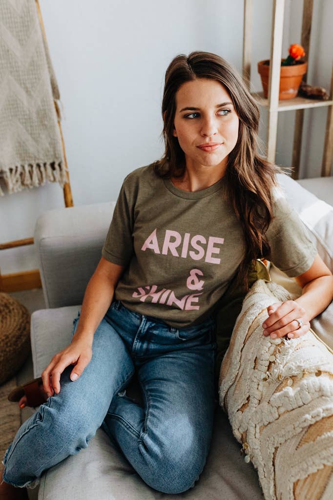 Crowned Free – Großhandel T-Shirt mit Siebdruck – Damen – Steh auf & Shine3