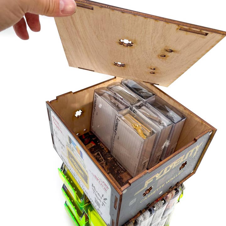 Fydelity - Wholesale Wallet - Unisex - Retro Cassette Wallet Display Stand | Retail POP1