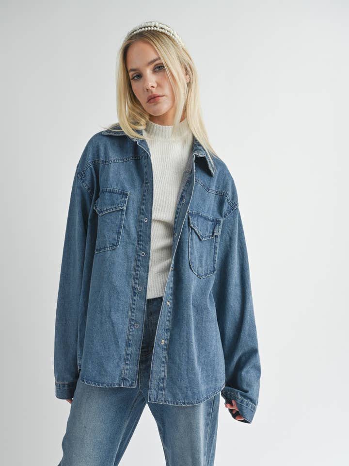 Giacca in denim oversize Selfless: MID WASH per la vendita all'ingrosso da parte di Sage The Label