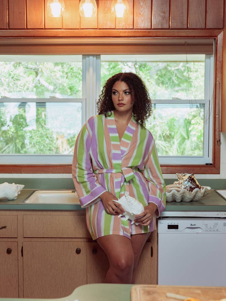 KILO BRAVA STRISCE DIPINTE - VESTAGLIA CORTA per la vendita all'ingrosso da parte di Kilo Brava