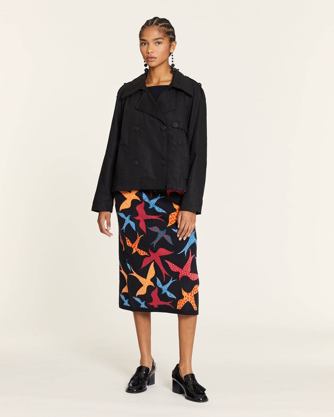 Pepaloves - Wholesale Jacket - Women's - GABARDINA CORTA CON FORRO CUADROS NEGRA1